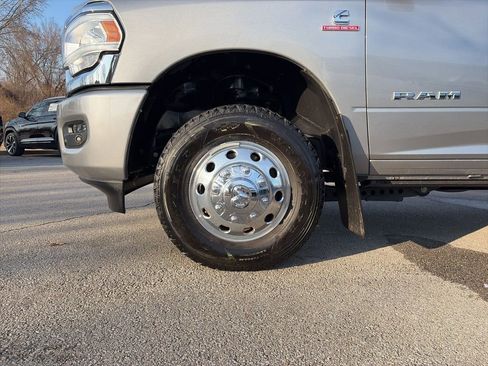 Used 2024 RAM 3500 Laramie AWD/4WD image 31