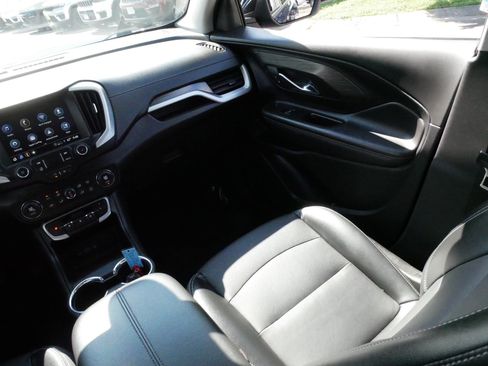 Used 2023 GMC Terrain SLT AWD/4WD image 11
