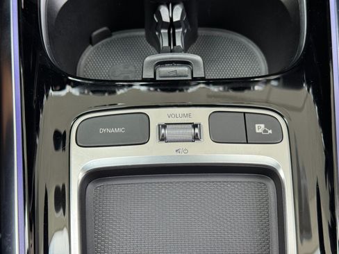 Used 2025 Mercedes-Benz GLA 35 AMG 4MATIC w/ Exclusive Trim Package image 35