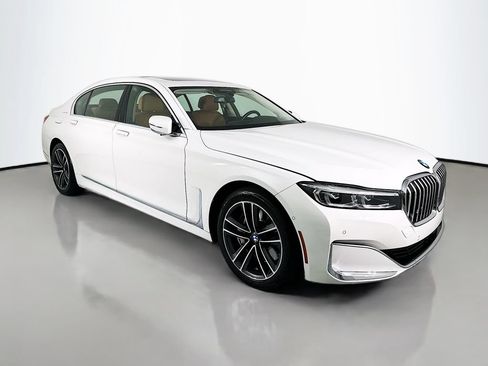 Used 2022 BMW 750i xDrive AWD/4WD image 7