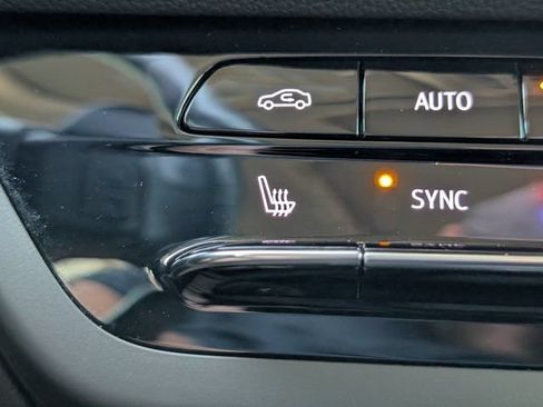 Used 2023 Buick Envision Essence w/ Technology Package I FWD image 21