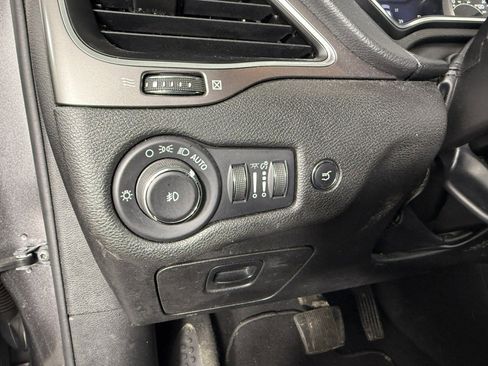 Used 2022 Jeep Cherokee Latitude Lux FWD image 22