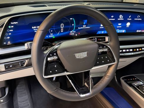 Certified 2024 Cadillac Lyriq Luxury AWD/4WD image 15