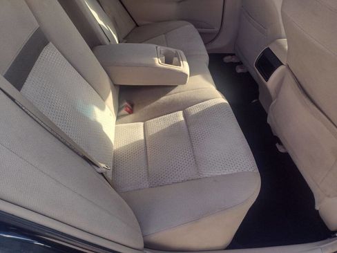 Used 2014 Toyota Camry L image 18