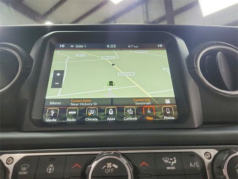 Used 2018 Jeep Wrangler Unlimited Sahara image 27