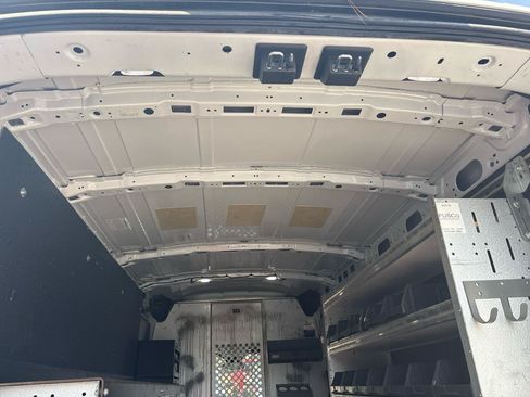 Used 2019 Ford Transit 250 148 Medium Roof RWD image 28