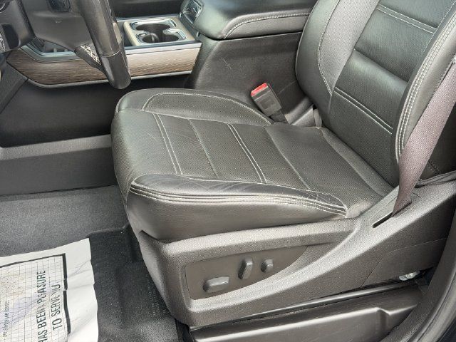 Used 2017 GMC Sierra 2500 Denali w/ Duramax Plus Package AWD/4WD image 18