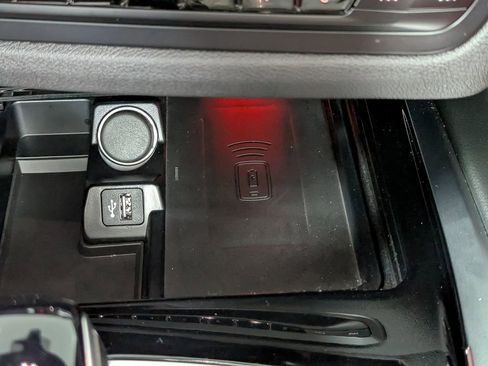 Used 2024 BMW Z4 M40i w/ Premium Package image 37