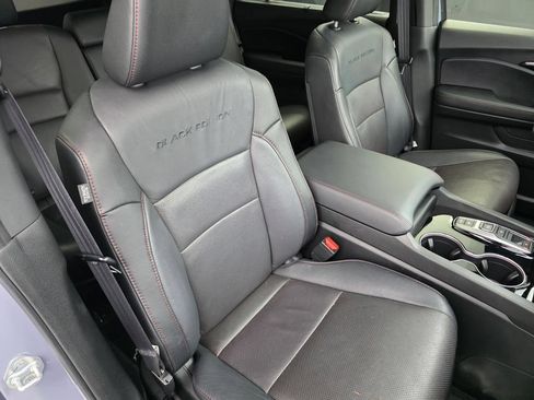 Used 2025 Honda Passport Black Edition image 30