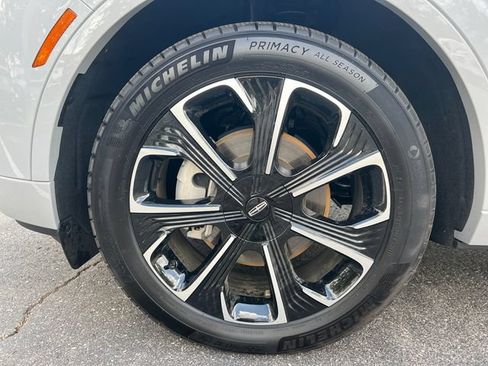 New 2026 Lincoln Nautilus Reserve AWD/4WD image 12