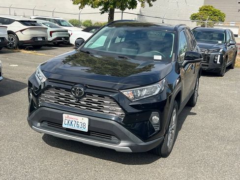 Used 2019 Toyota RAV4 Limited w/ Advanced Technology Package AWD/4WD image 5