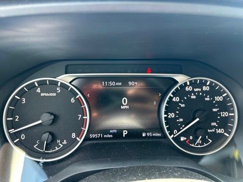Used 2022 Nissan Rogue SV AWD/4WD image 23