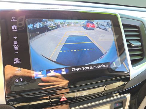 Used 2018 Honda Ridgeline RTL-E image 33