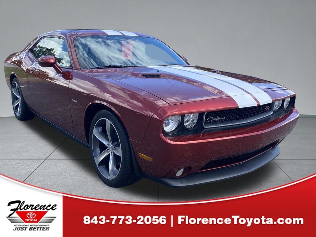 Used 2014 Dodge Challenger R/T RWD image 1