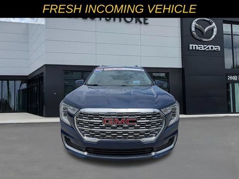 Used 2023 GMC Terrain Denali w/ Denali Premium Package AWD/4WD image 8
