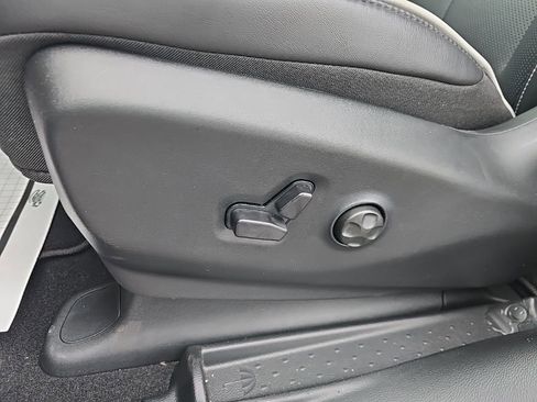 New 2026 Chrysler Pacifica Limited w/ S Appearance Package FWD image 17