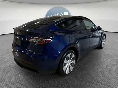 Used 2023 Tesla Model Y Long Range AWD/4WD image 3