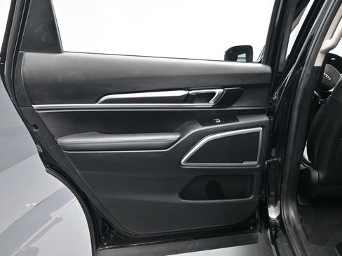 Used 2024 Kia Telluride LX FWD image 24