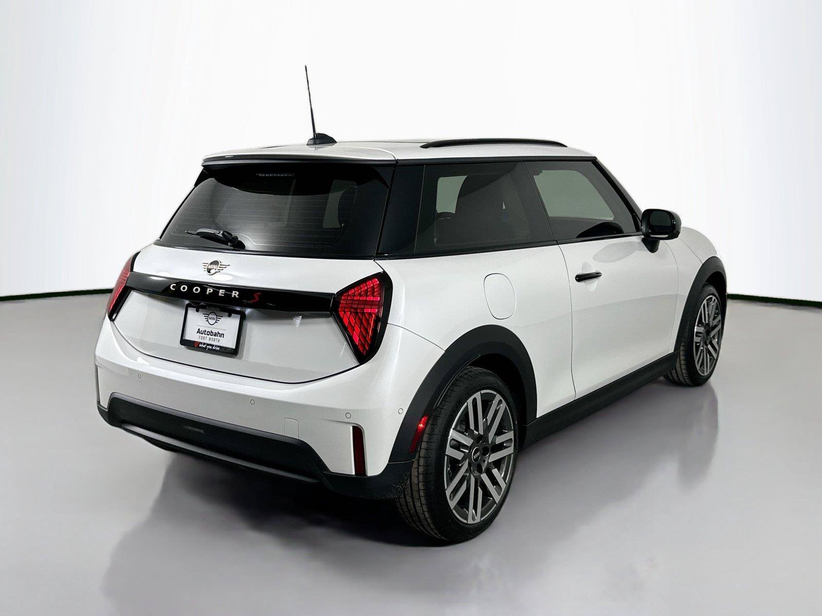 Used 2025 MINI Cooper S FWD image 4