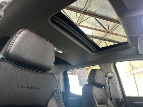 Used 2024 GMC Sierra 1500 Denali AWD/4WD image 17