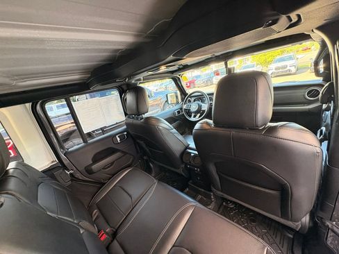 Used 2023 Jeep Wrangler Unlimited Sahara w/ Cold Weather Group AWD/4WD image 50
