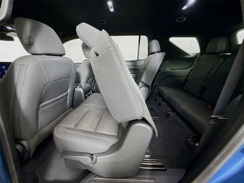 Used 2024 Chevrolet Traverse LS FWD image 21