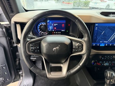 Used 2022 Ford Bronco Wildtrak image 18