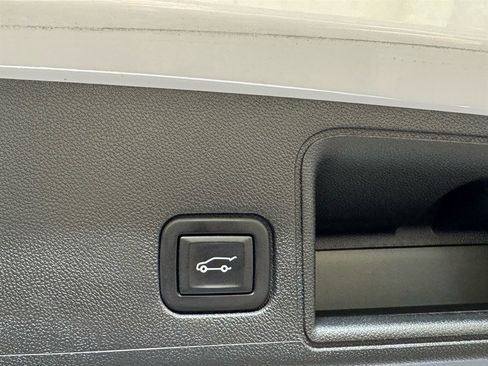 Used 2022 GMC Terrain SLE w/ Driver Convenience Package image 24