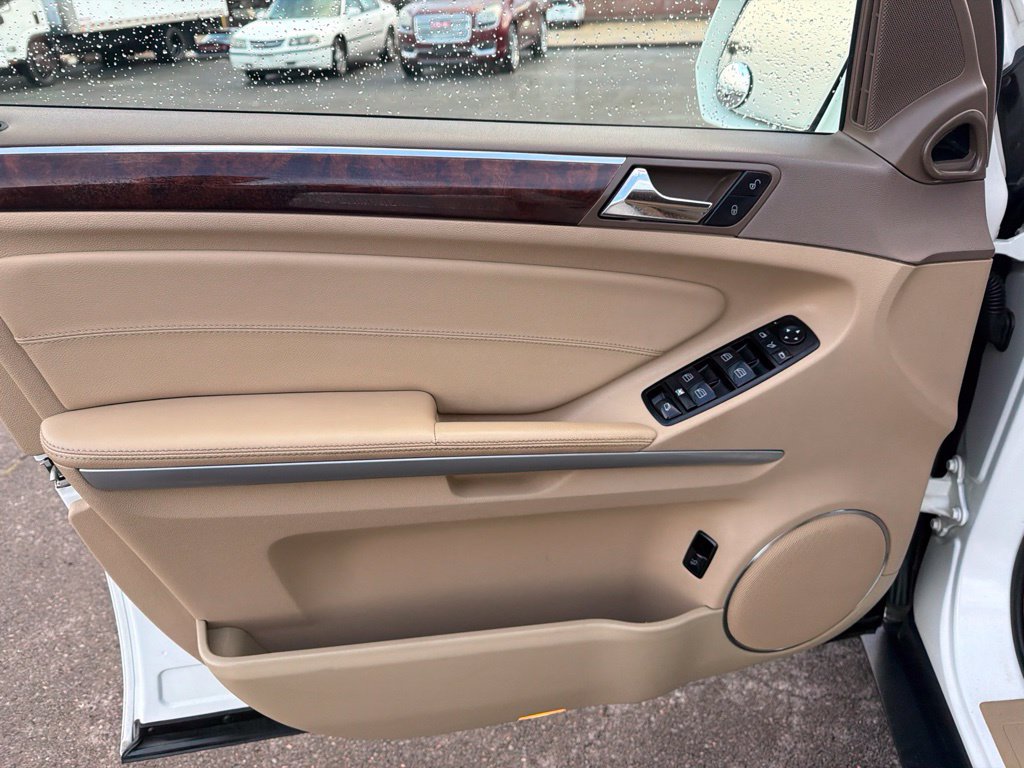 Used 2010 Mercedes-Benz GL 450 4MATIC image 16