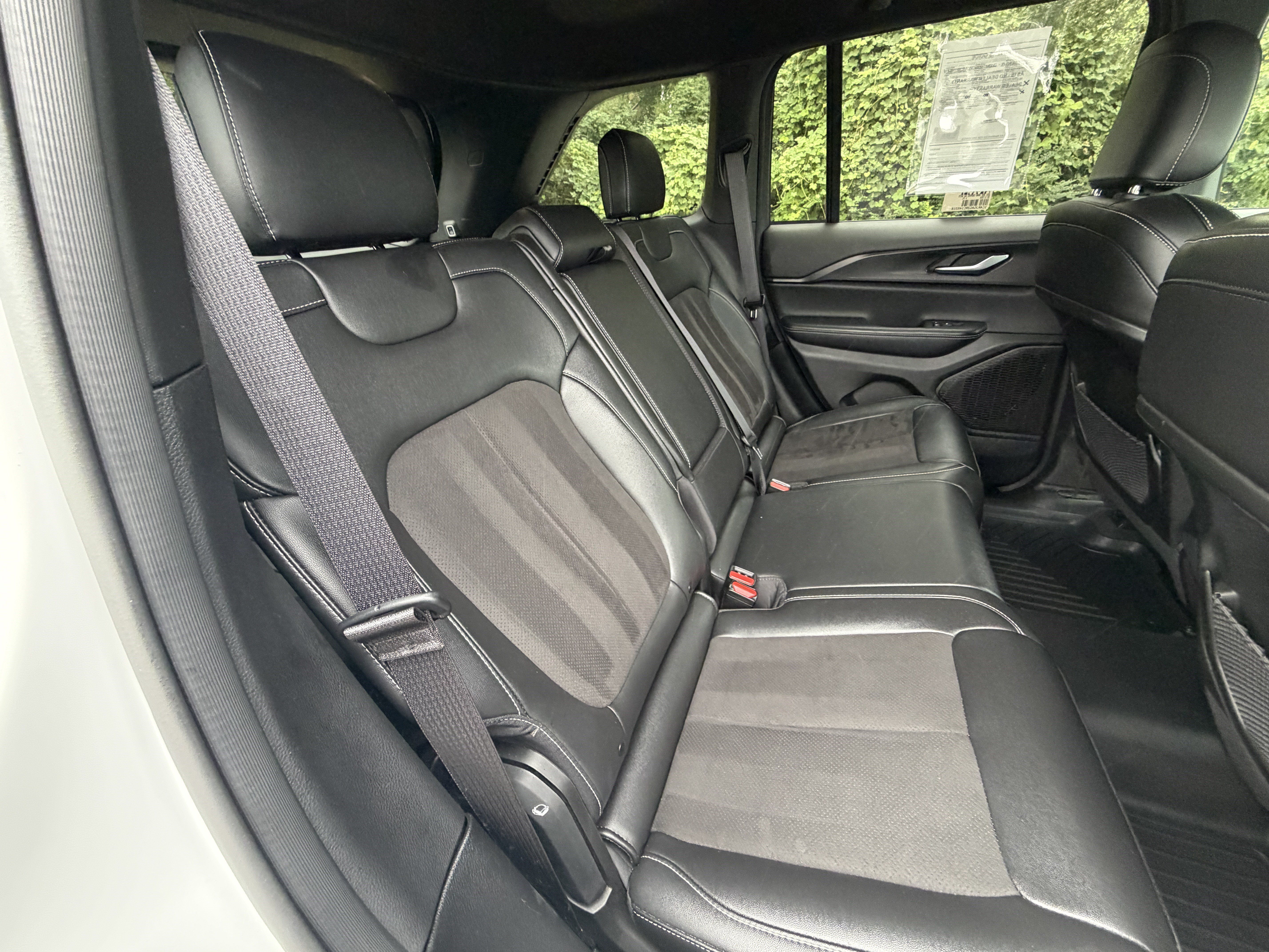 Used 2024 Jeep Grand Cherokee Altitude RWD image 18