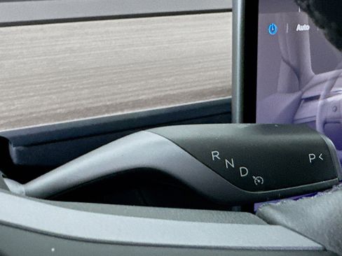 Used 2023 Tesla Model 3 Standard Range image 23