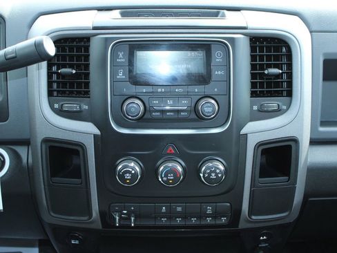 Used 2018 RAM 2500 Tradesman w/ Chrome Appearance Group AWD/4WD image 18