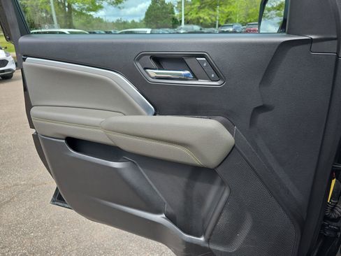 Used 2024 Chevrolet Colorado ZR2 w/ Technology Package image 26