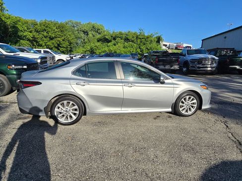 Used 2023 Toyota Camry LE w/ Convenience Package FWD image 9