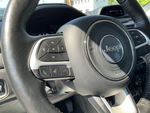 Used 2018 Jeep Renegade Latitude w/ Cold Weather Group AWD/4WD image 24