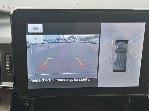 Used 2023 Ford Explorer Platinum w/ Class IV Trailer Tow Package image 11