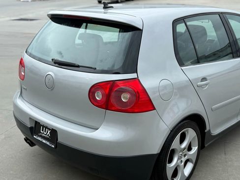 Used 2008 Volkswagen GTI 4-Door image 8
