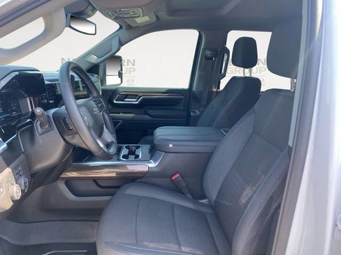 Used 2025 Chevrolet Silverado 2500 LT w/ Trail Boss Package AWD/4WD image 9