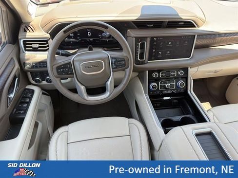 Used 2024 GMC Yukon XL Denali w/ Denali Reserve Package AWD/4WD image 10