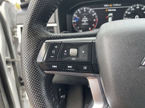Used 2023 Mitsubishi Outlander SEL FWD image 28