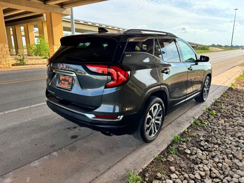 Used 2020 GMC Terrain SLT w/ Preferred Package image 3