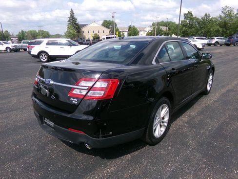 Used 2017 Ford Taurus SEL AWD/4WD image 3
