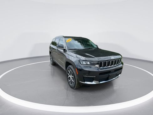 Used 2024 Jeep Grand Cherokee L Limited AWD/4WD image 2