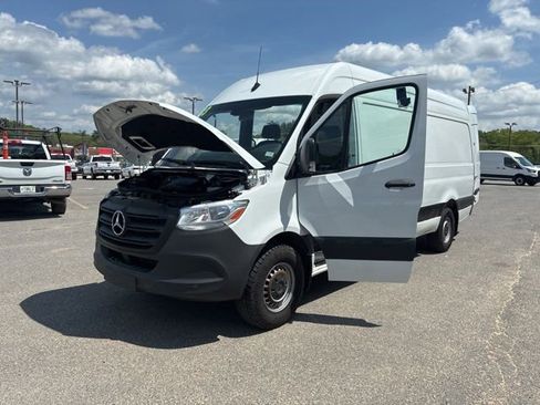 Used 2023 Mercedes-Benz Sprinter 2500 image 15
