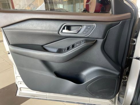 Certified 2021 Nissan Rogue SL w/ Premium Package FWD image 10