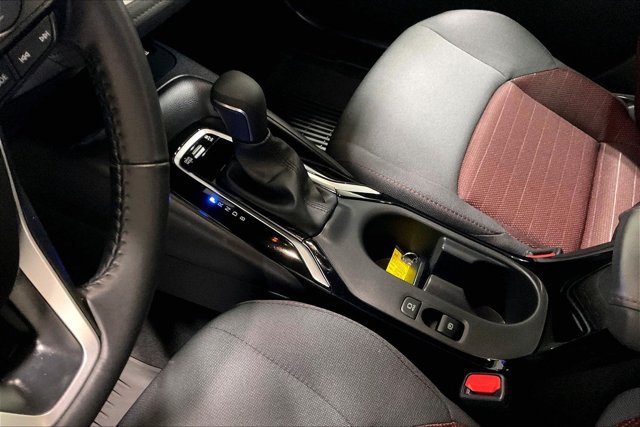 Certified 2025 Toyota Corolla SE w/ SE Premium Package FWD image 18