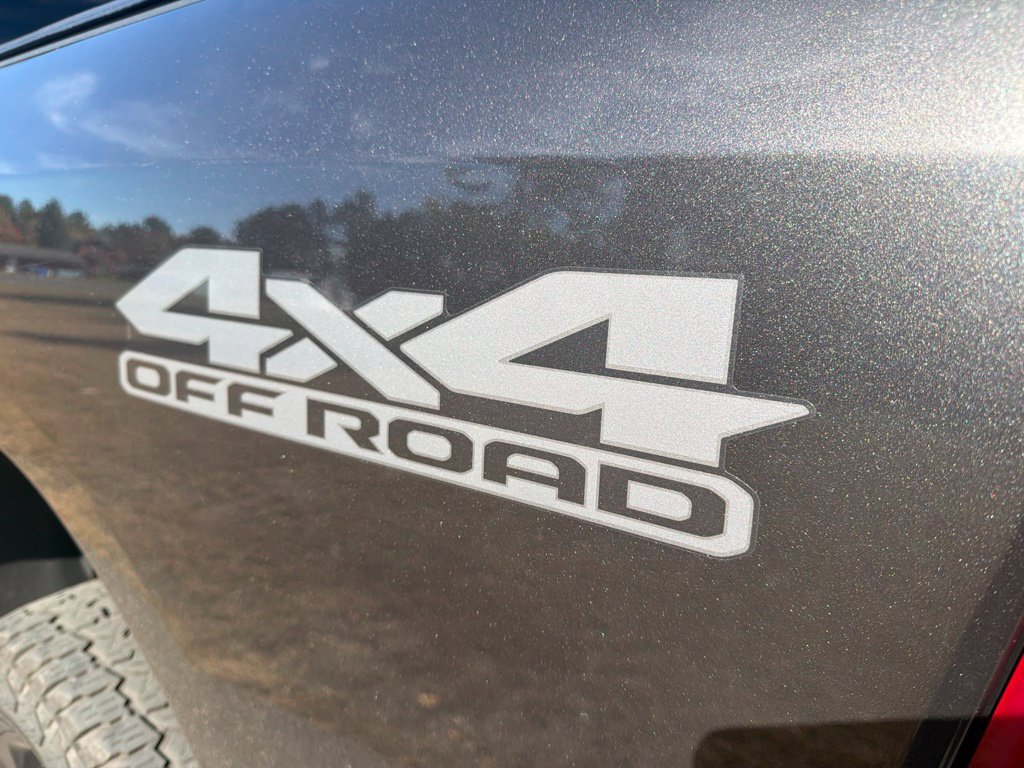 Used 2022 RAM 2500 Big Horn w/ Night Edition AWD/4WD image 13