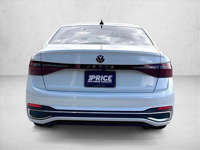Used 2025 Volkswagen Jetta SEL FWD image 4