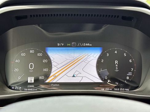 Used 2022 Volvo XC40 T5 R-Design image 30