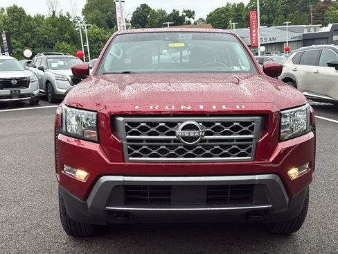 Used 2022 Nissan Frontier SV AWD/4WD image 2